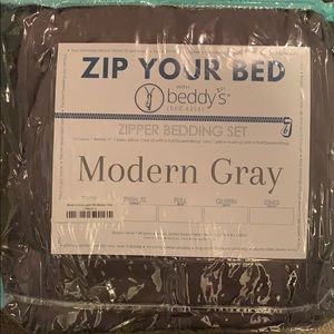 Beddy’s modern grey, twin. NWT.